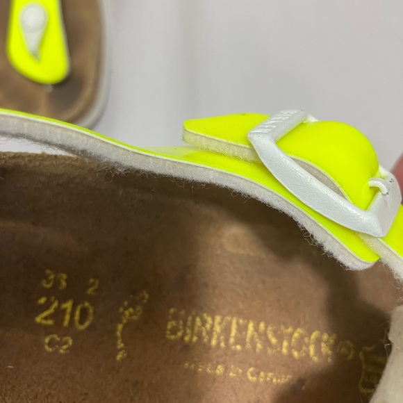 birkenstock kids sandals‎ Sz 2 Girls Yellow Thong Casual Summer Comfort - Picture 2 of 4